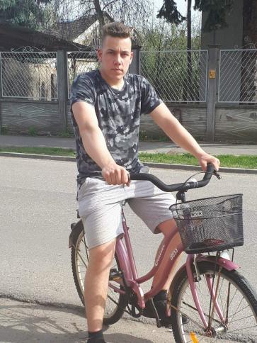 Sanyi, 25 éves algyői társkereső férfi profil fotója