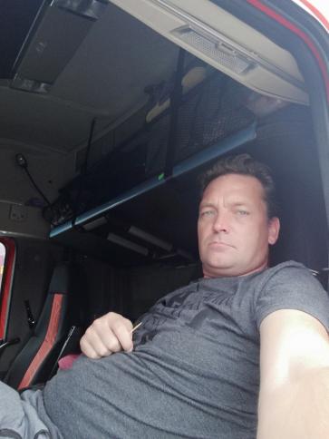 István, 45 éves szelevényi társkereső férfi profil fotója