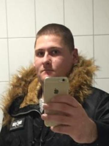 Aladár, 32 éves abaligeti társkereső férfi profil fotója