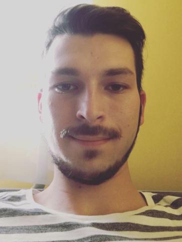 Bálint, 31 éves kapuvári társkereső férfi profil fotója