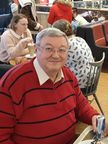 Lajos, 74 éves kiskunhalasi társkereső férfi profil fotója Lajos, 74 éves kiskunhalasi társkereső férfi profil fotója