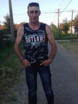 Sziasztok! Zoltan vagyok. Igényes dévaványai párkereső nőt keresek.