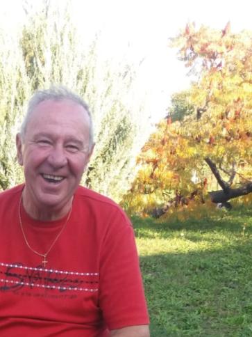 Károly, 68 éves kisújszállási társkereső férfi profil fotója