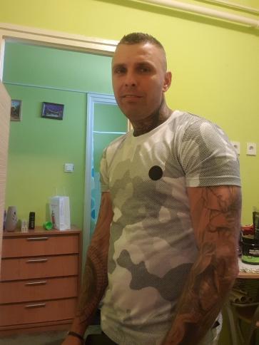 Zoltán, 41 éves tiszafüredi társkereső férfi profil fotója