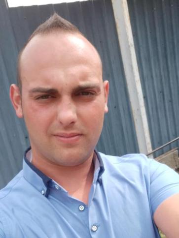 Karesz, 30 éves anarcsi társkereső férfi profil fotója