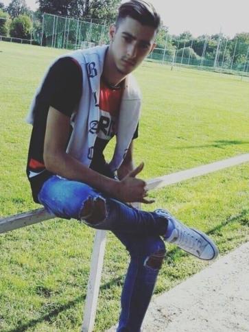 Márk, 28 éves paksi társkereső férfi profil fotója
