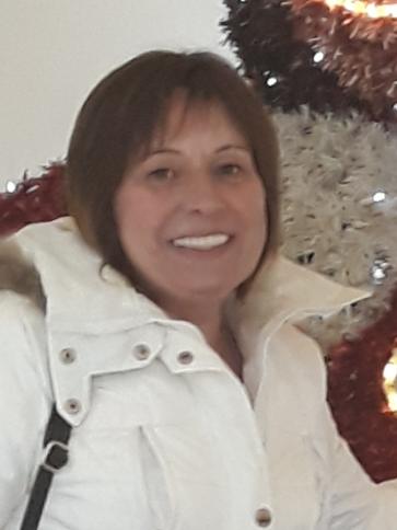 Erika, 54 éves kiskunhalasi társkereső nő profil fotója Erika, 54 éves kiskunhalasi társkereső nő profil fotója