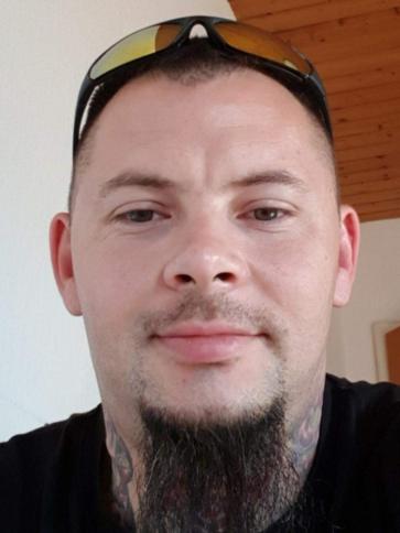 Gábor, 41 éves szolnoki társkereső férfi profil fotója