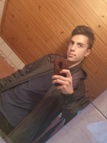 Zsolt, 25 éves zalakarosi társkereső férfi profil fotója