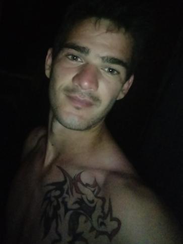 László, 29 éves kömpöci társkereső férfi profil fotója