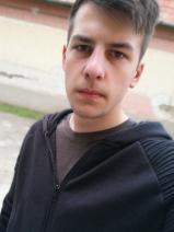 Sziasztok! Arnold vagyok. Online boldogi randizni vágyó nők kattinsatok a kedvenc gombra.