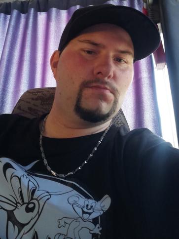 Adrián, 38 éves szegedi társkereső férfi profil fotója