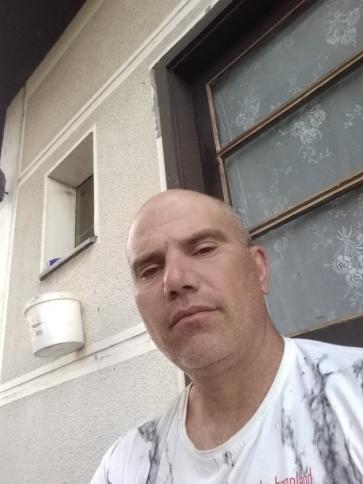 Zoli, 44 éves pusztamérgesi társkereső férfi profil fotója