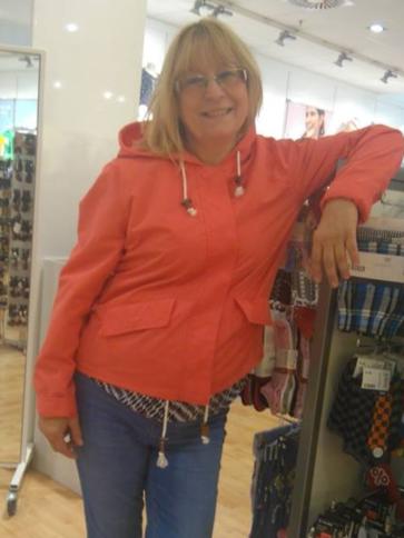 Melinda, 69 éves szigetszentmiklósi társkereső nő profil fotója