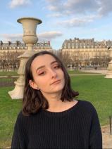 Sziasztok! Anna vagyok. Fiatal Budapest V. kerületi párkereső fiúkat chat-re várok.