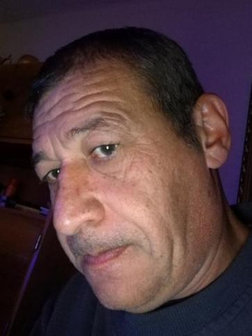 Peti, 55 éves feldebrői társkereső férfi profil fotója