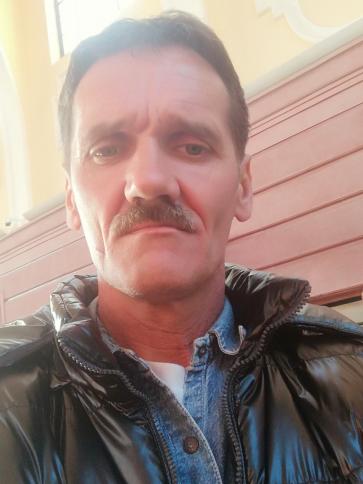 Gyula, 52 éves ambrózfalvai társkereső férfi profil fotója