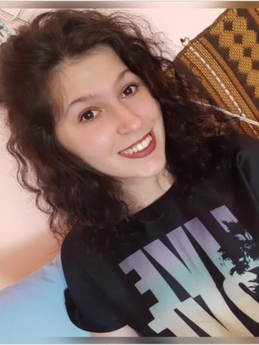 Yvette, 28 éves szegedi társkereső nő profil fotója