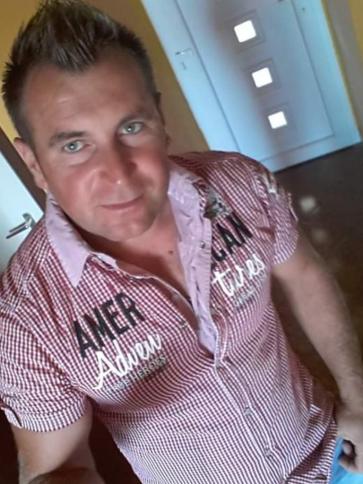 Csaba, 45 éves kaskantyúi társkereső férfi profil fotója