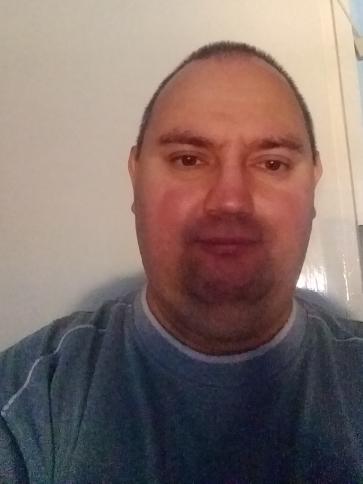 Szilárd, 47 éves lesencetomaji társkereső férfi profil fotója