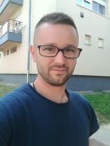 Sziasztok! Gergely vagyok. Online tabi randizni vágyó nők kattinsatok a kedvenc gombra.