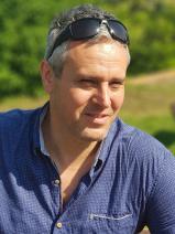 Sziasztok! Tibor vagyok. Komoly városlődi párkereső nők jelentkezését várom.