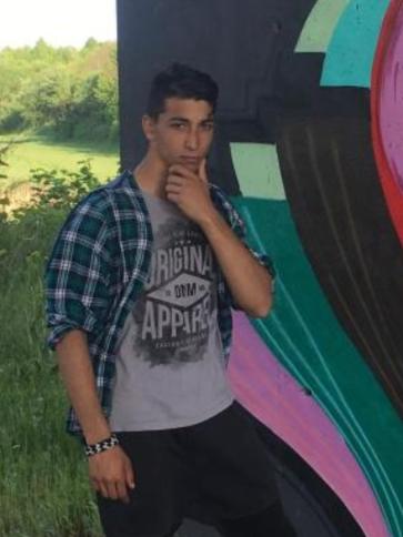 Laci, 25 éves törökbálinti társkereső férfi profil fotója