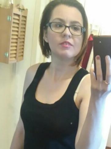 Bettina, 34 éves egri társkereső nő profil fotója