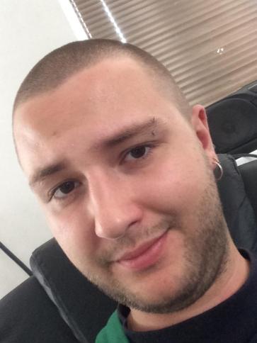 Balázs, 30 éves tiszaújvárosi társkereső férfi profil fotója