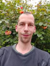 Sziasztok! Sandor vagyok. Komoly feldebrői párkereső nők jelentkezését várom.