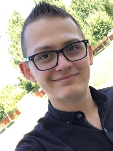 Krisz, 25 éves ágasegyházai társkereső férfi profil fotója