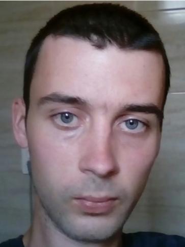 Ádám, 30 éves biharkeresztesi társkereső férfi profil fotója
