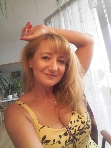 Tünde, 56 éves turai társkereső nő profil fotója