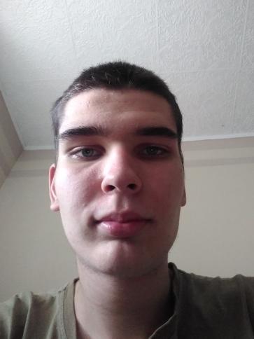Roland, 26 éves balatonfőkajári társkereső férfi profil fotója