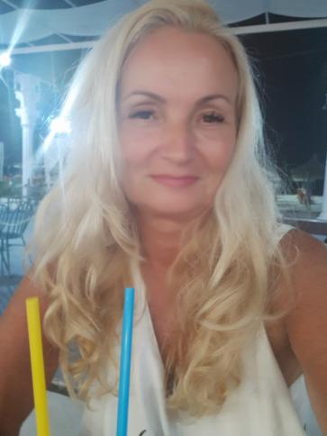 Lilla, 61 éves Budapest XXI. kerületi társkereső nő profil fotója