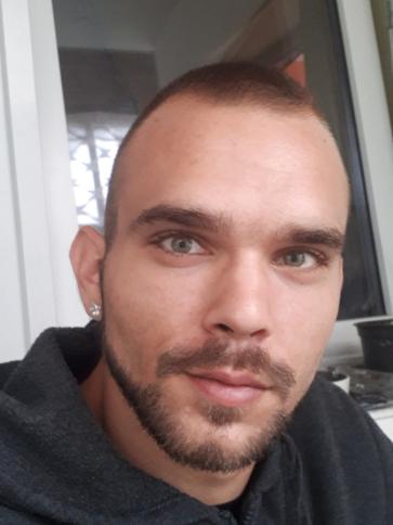 Ábel, 33 éves szabadbattyáni társkereső férfi profil fotója