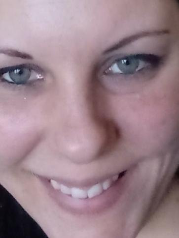 Réka, 40 éves ceglédi társkereső nő profil fotója