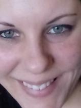 Sziasztok! Réka vagyok. Fiatal ceglédi párkereső fiúkat chat-re várok.