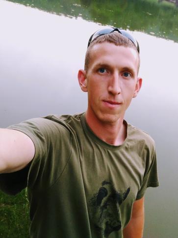 Richárd, 29 éves tabi társkereső férfi profil fotója