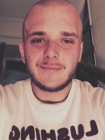 Laci, 28 éves ceglédi társkereső férfi profil fotója