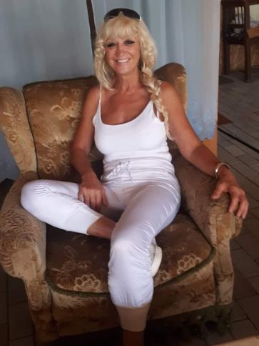 Irén, 59 éves makói társkereső nő profil fotója
