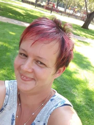 Nikoletta, 42 éves albertirsai társkereső nő profil fotója Nikoletta, 42 éves albertirsai társkereső nő profil fotója