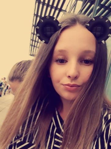 Izabella, 25 éves lajosmizsei társkereső nő profil fotója