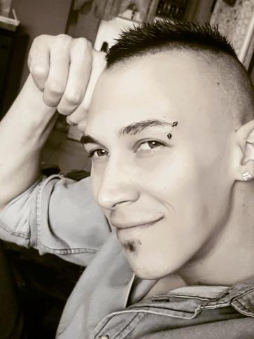 Szabi, 32 éves nyírábrányi társkereső férfi profil fotója Szabi, 32 éves nyírábrányi társkereső férfi profil fotója