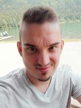 Sziasztok! Dániel vagyok. Komoly nagyszentjánosi párkereső nők jelentkezését várom.