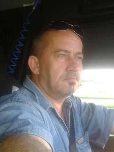 Miklós, 54 éves taszári társkereső férfi profil fotója