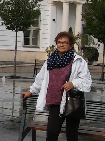 Éva, 70 éves székesfehérvári társkereső nő profil fotója