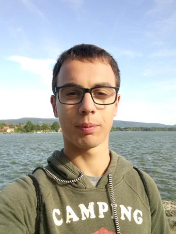 Viktor, 24 éves gárdonyi társkereső férfi profil fotója