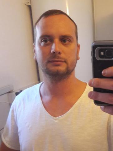 Attila, 35 éves váli társkereső férfi profil fotója