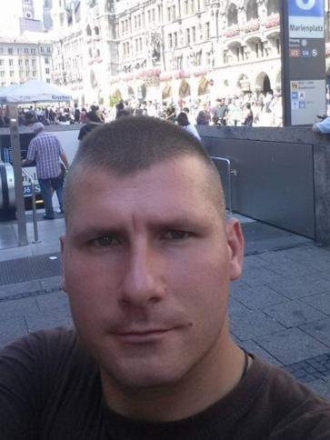 László, 37 éves németországi társkereső férfi profil fotója